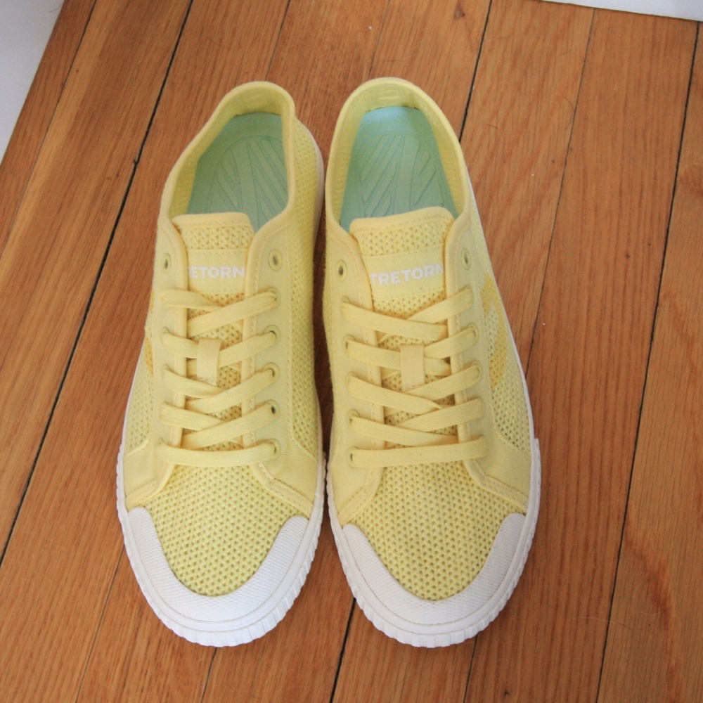 NWB - Tretorn Sneakers - Size 10